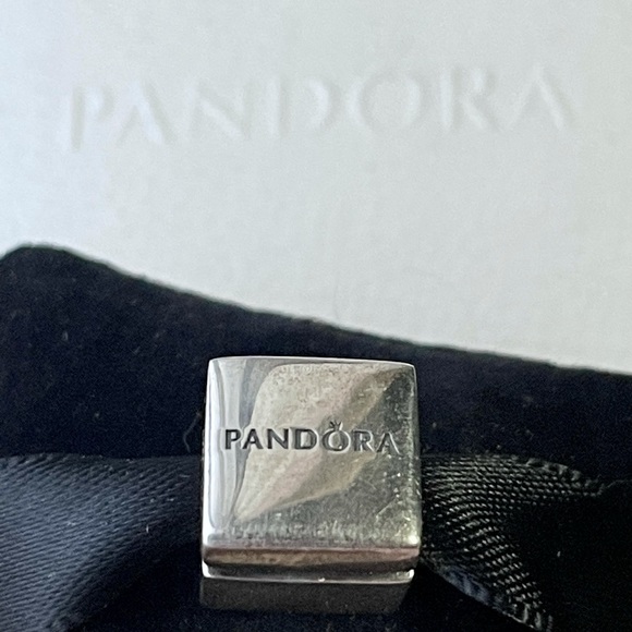 Pandora Limited Edition Club Charm - Picture 2 of 4